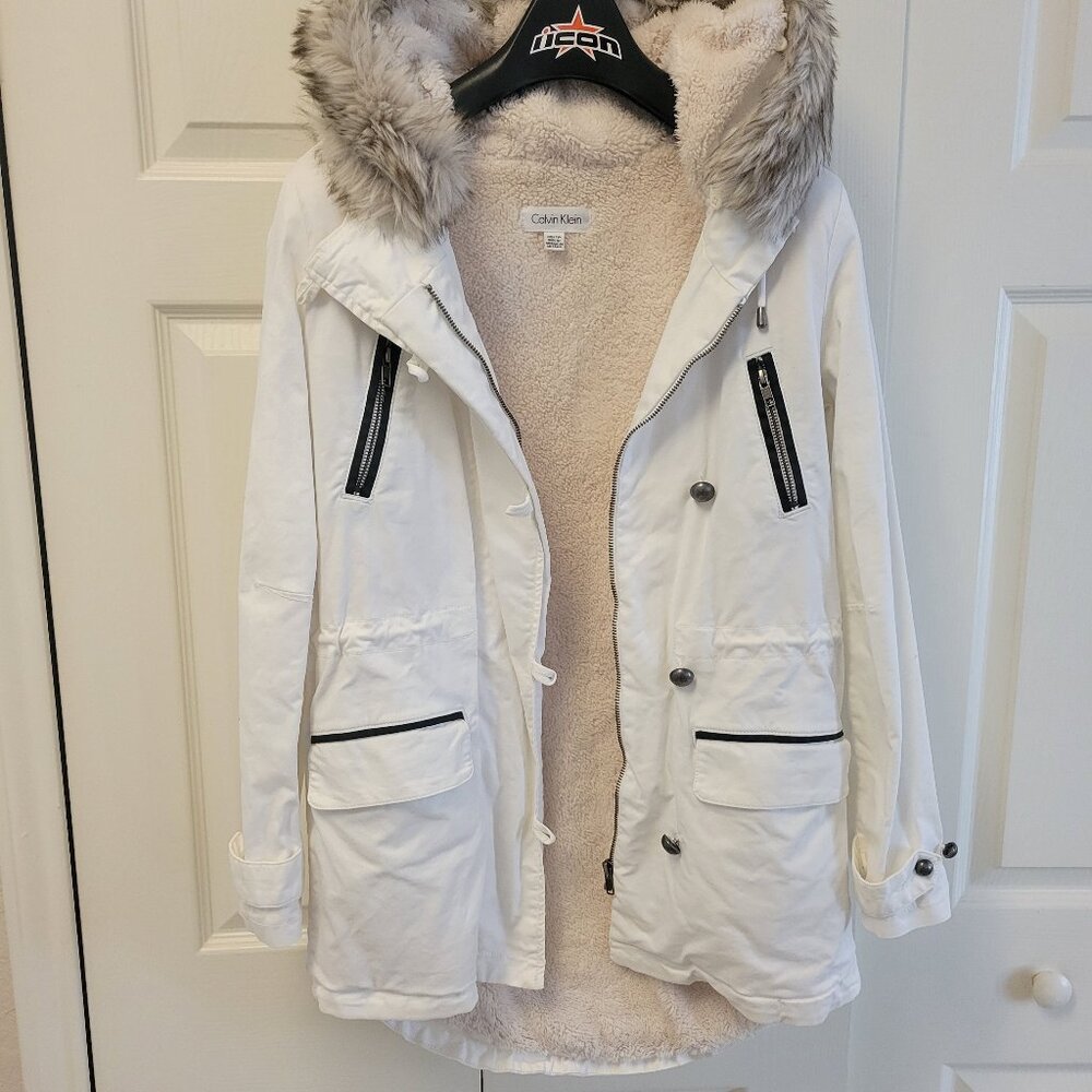 Calvin Klein white coat. XS Preowned. Great condition